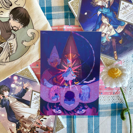 Foto de la print de Witch Hat Atelier. A modo de decoración a su alrededor hay: el volumen 11 y 14 del manga, una flor de crochet y la totebag en la que se ve a Olruggio.